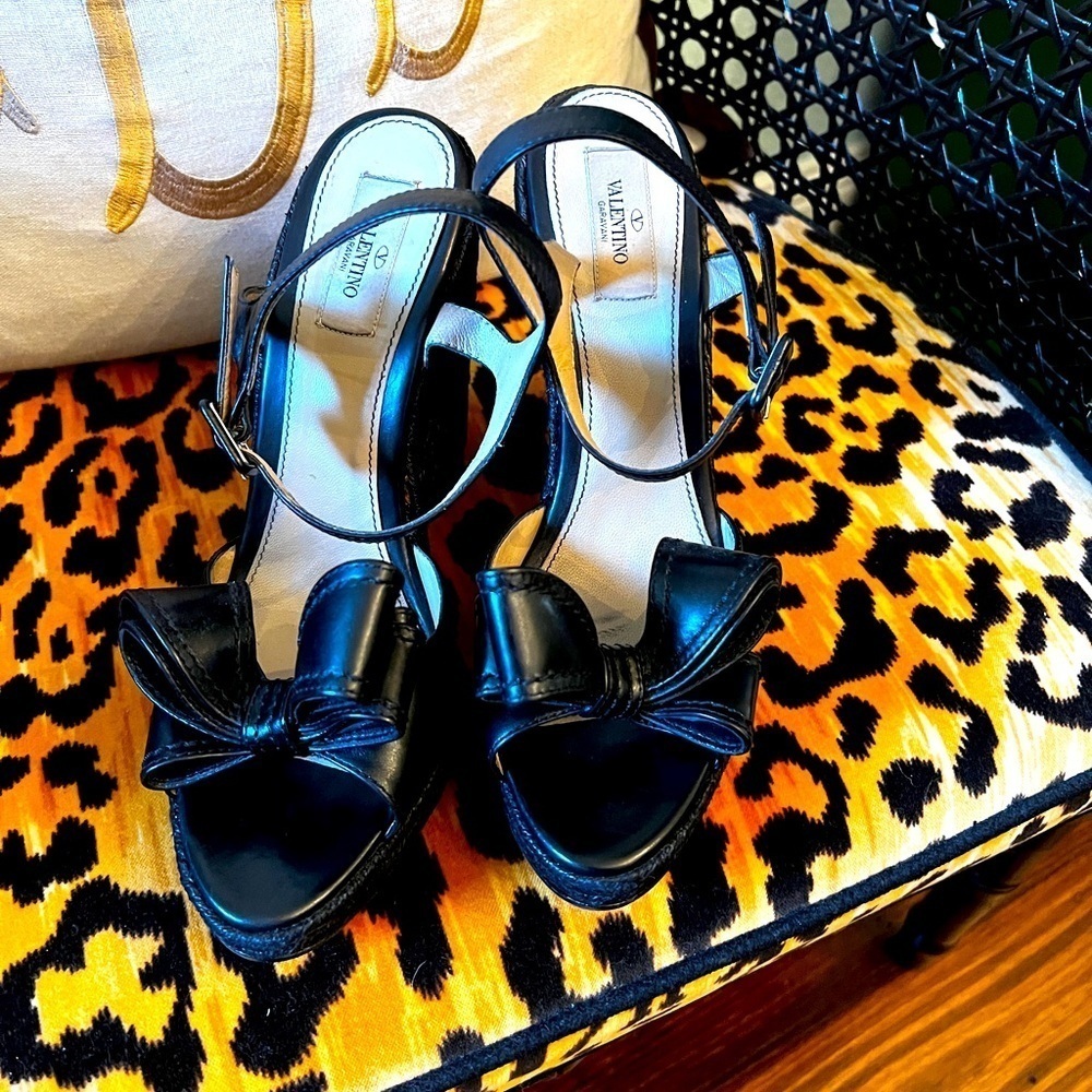 VALENTINO Black Leather Bow Espadrille Wedges EUC Size 40